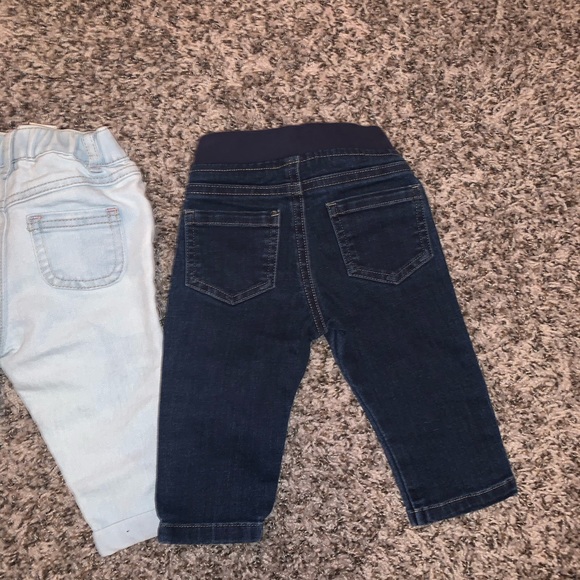 Bundle of 3 baby girl jeans all in size 6-9 months. Dark, black and light wash. - Picture 5 of 6